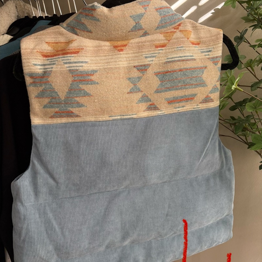Very J Sky Blue and Beige Vest nwt - Picture 11 of 13